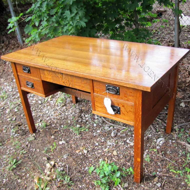 Rare Large Size Gustav Stickley Desk | w2268