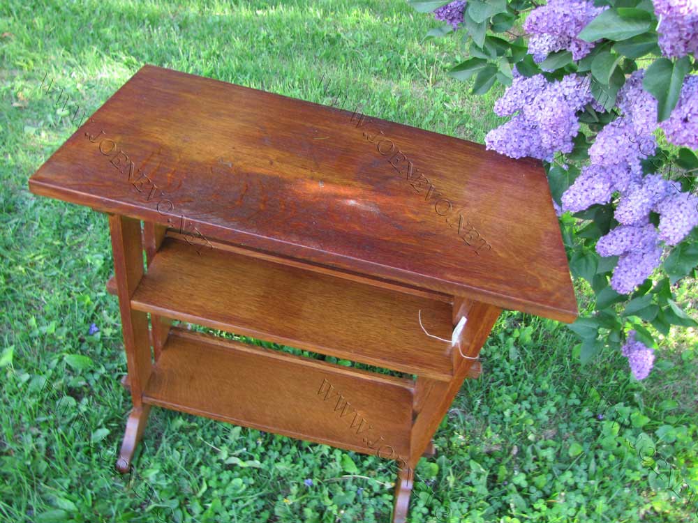 Superb Antique Roycroft Bookstand / End Table | W3343