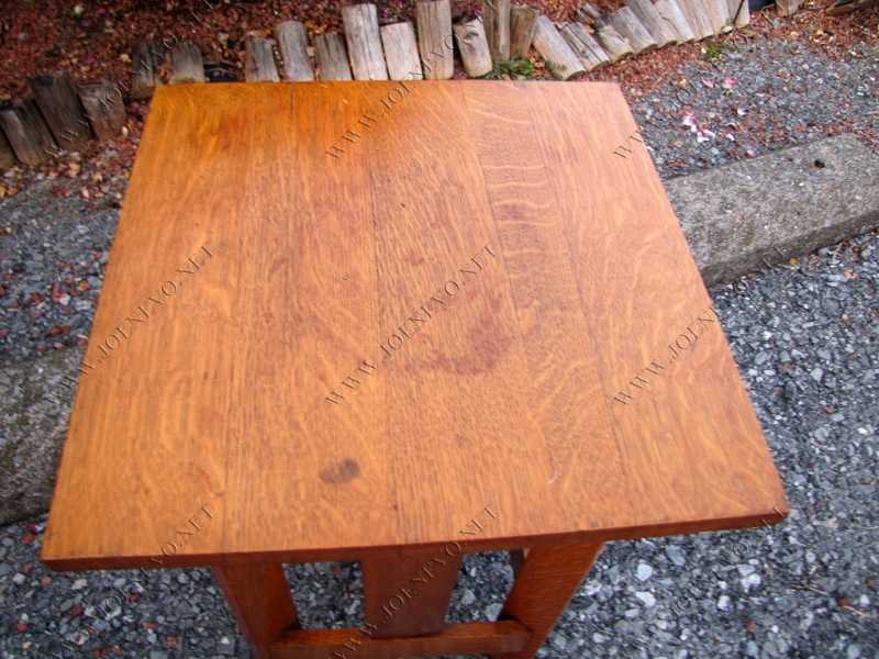 Superb Antique Stickley bros Small Table w2223‎