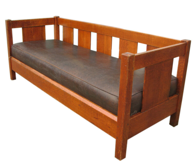 L&jg Stickley Even Arm Settle F8245