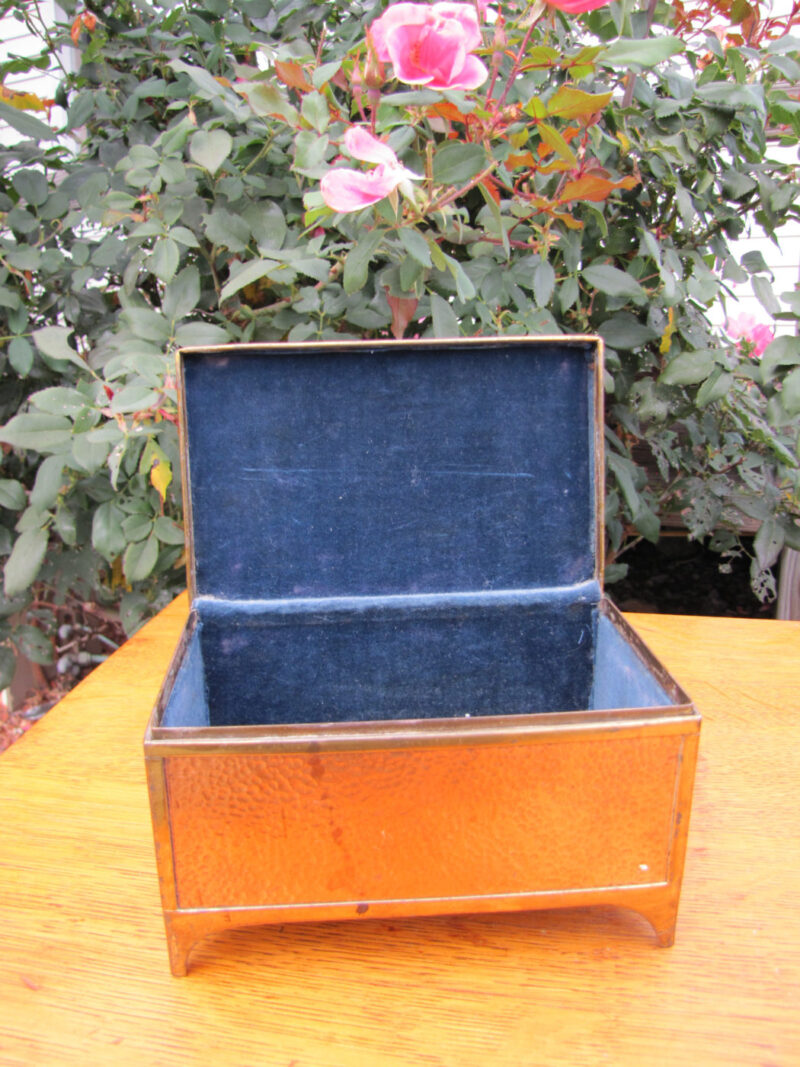 Rare GLADYS Arts and Crafts Humidor |  w2666 - Image 2