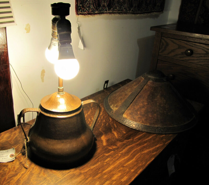 Superb A&C Hammered Copper Table Lamp with Mica Shade w5384 (stickley era). - Image 4