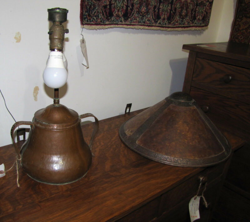 Superb A&C Hammered Copper Table Lamp with Mica Shade w5384 (stickley era). - Image 8