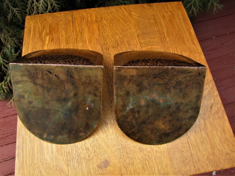 Superb & Rare Pair of Antique Gustav Stickley Hammered Copper Bookends w5250 - Image 5