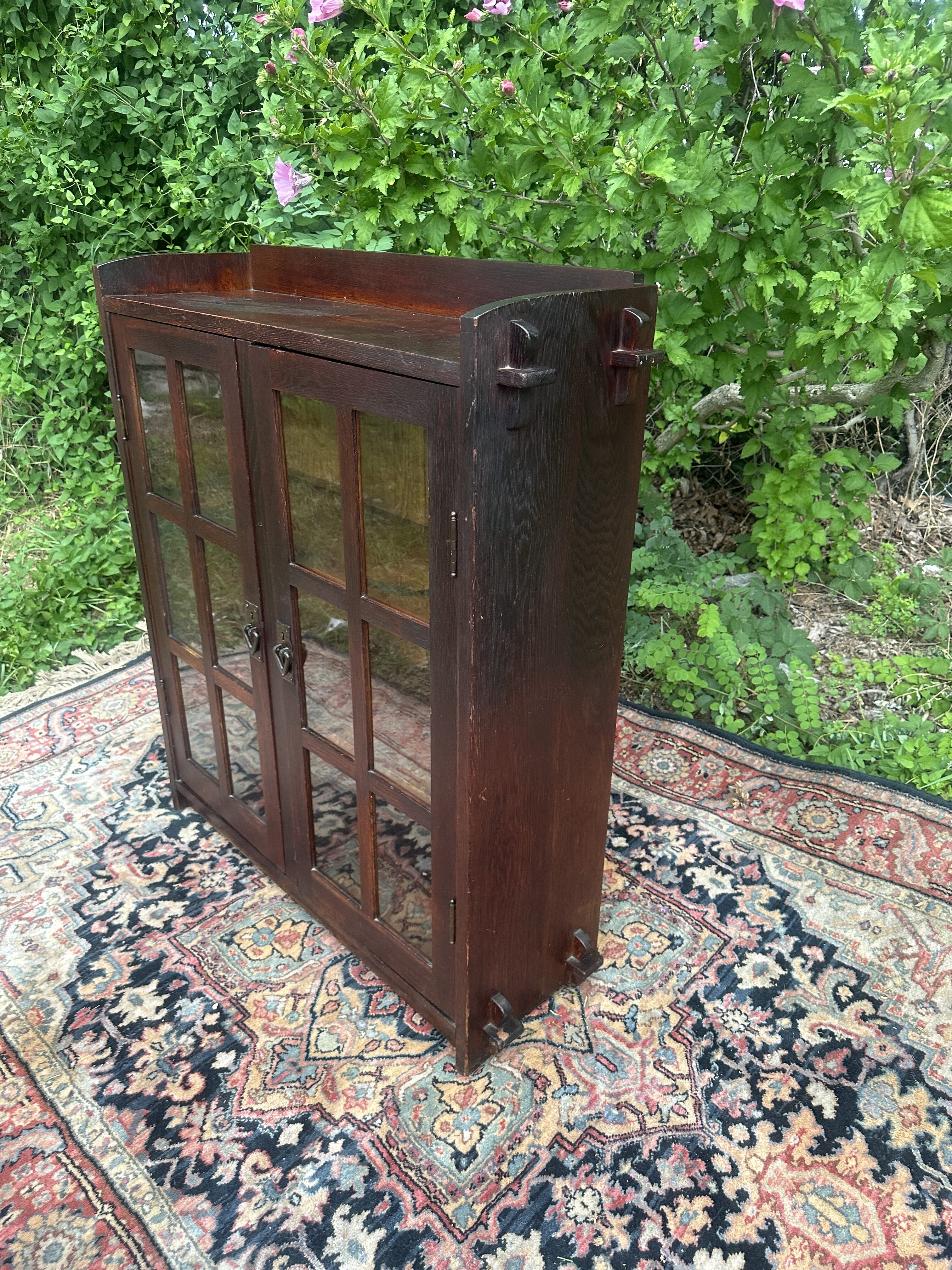 Gustav Stickley lowest height 2 door bookcase Model #523 W8523 - Image 6