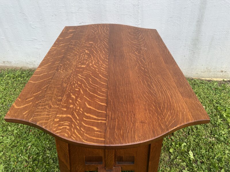 SUPERB Antique Charles Limbert Turtle Top Library Table - Image 4