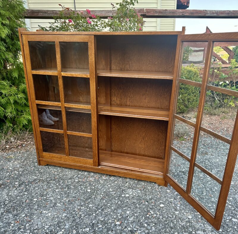 Antique STICKLEY BROS 2 door bookcase - w1665 - Image 2