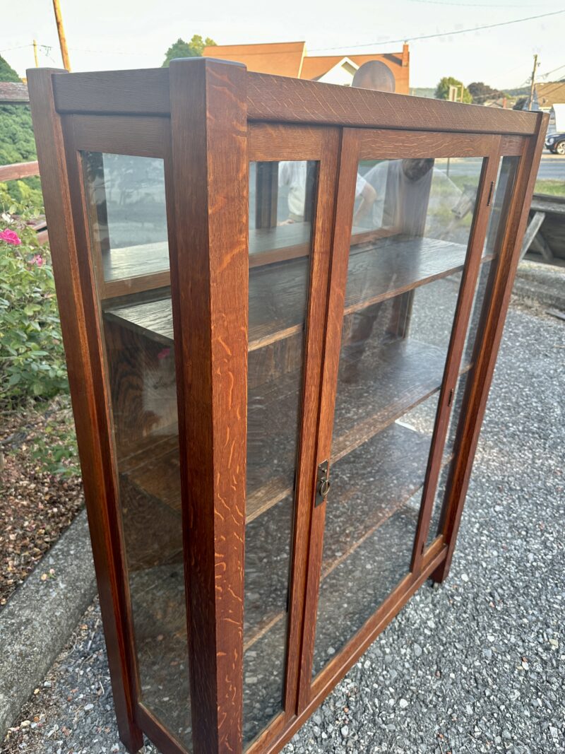 Antique Stickley Bros one door china cabinet - w1111 - Image 16