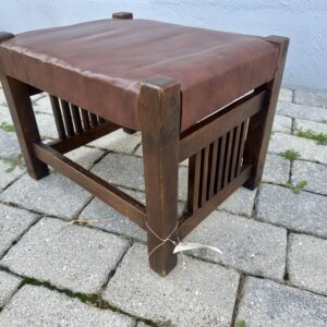 "Quaint Art Furniture" Stickley Era Red Leather Spindle Oak Footstool W7542