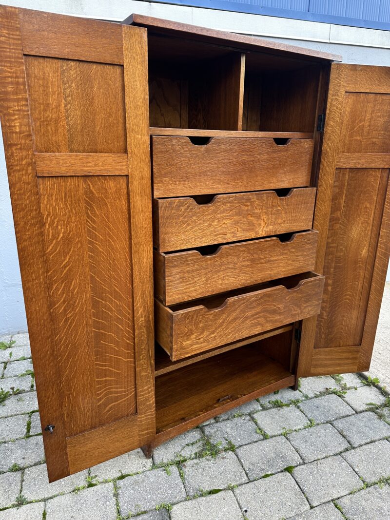 Antique Gustav Stickley wardrobe - w8056 - SOLD!! - Image 11