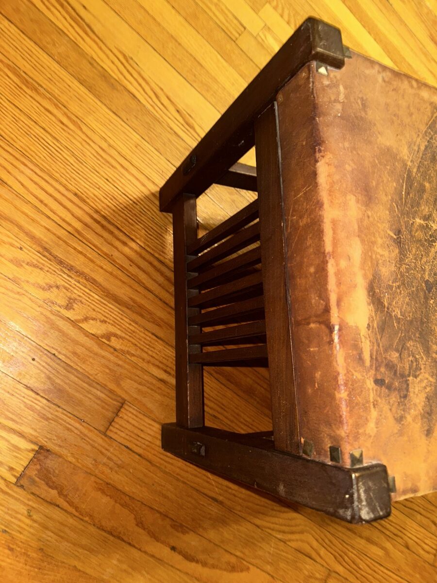 Antique Gustav Stickley Spindled Footstool Original Leather Top W7968 - Image 23
