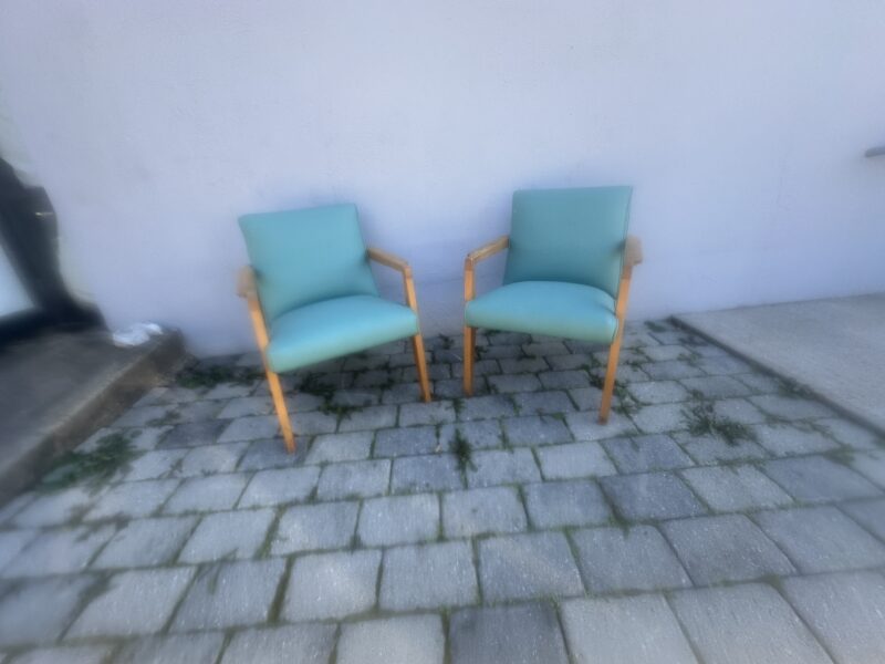 Pair of mid-century modern arm chairs in good condition - w8125 - Image 3