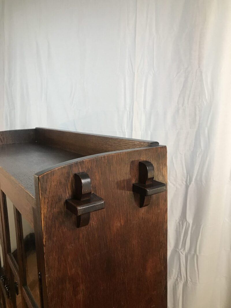 Superb Antique GUSTAV STICKLEY   Two Door Bookcase with keys thru tenon construction   W7465 - Image 8
