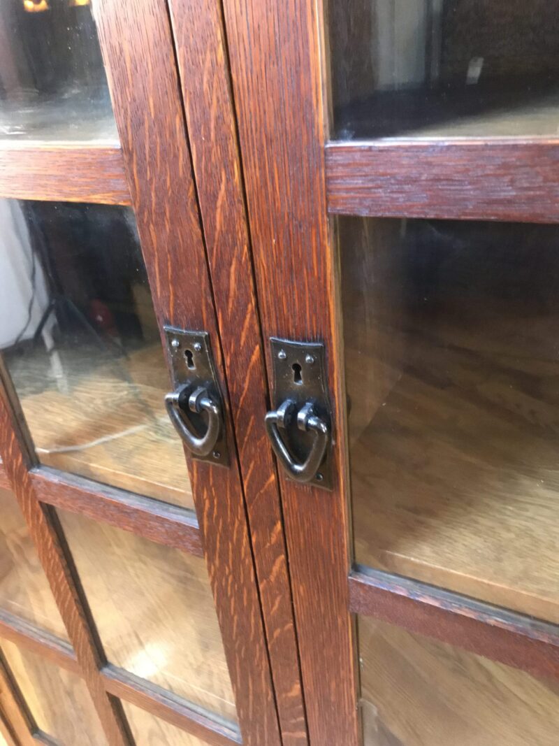 Superb Antique GUSTAV STICKLEY   Two Door Bookcase with keys thru tenon construction   W7465 - Image 11