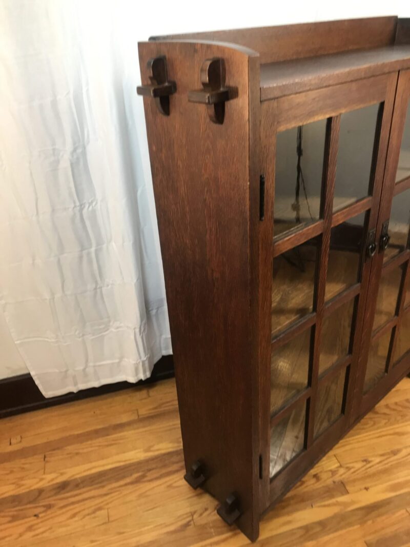 Superb Antique GUSTAV STICKLEY   Two Door Bookcase with keys thru tenon construction   W7465 - Image 16