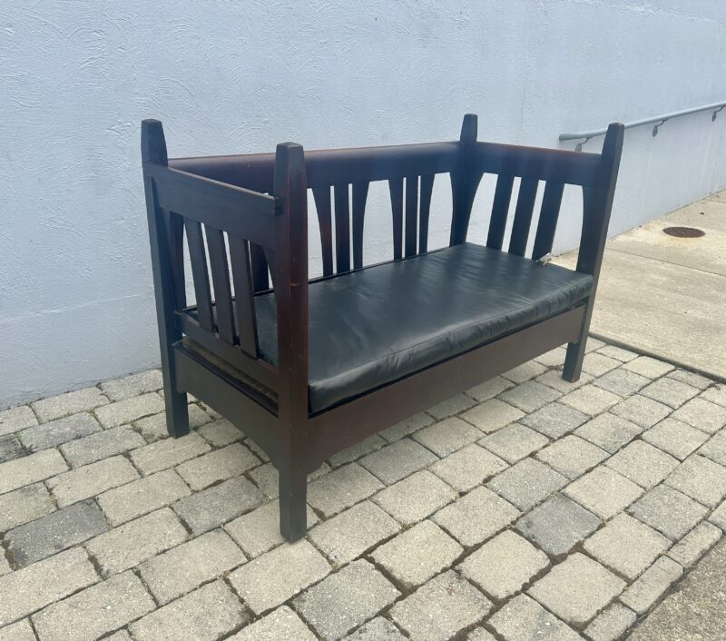 ANTIQUE GUSTAV STICKLEY EARLY RARE DIVANE SETTLE