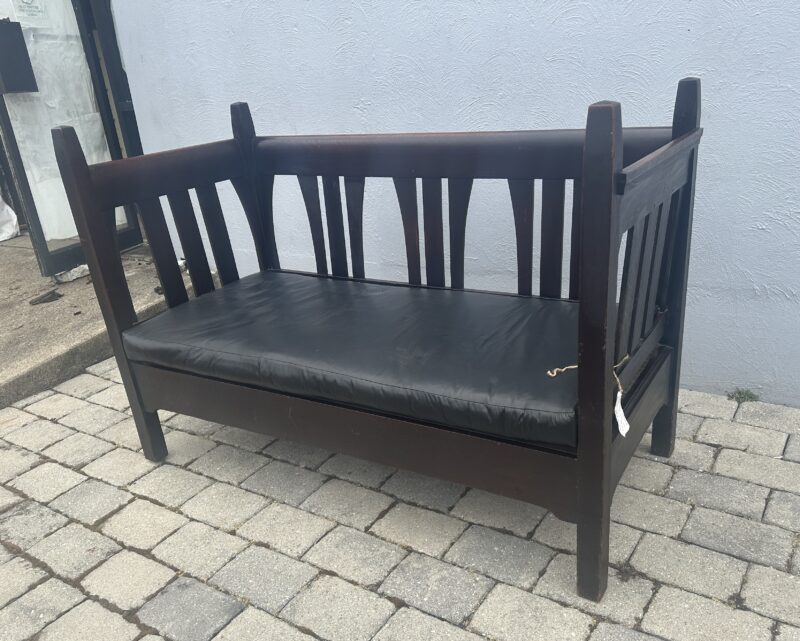 ANTIQUE GUSTAV STICKLEY EARLY RARE DIVANE SETTLE - Image 2