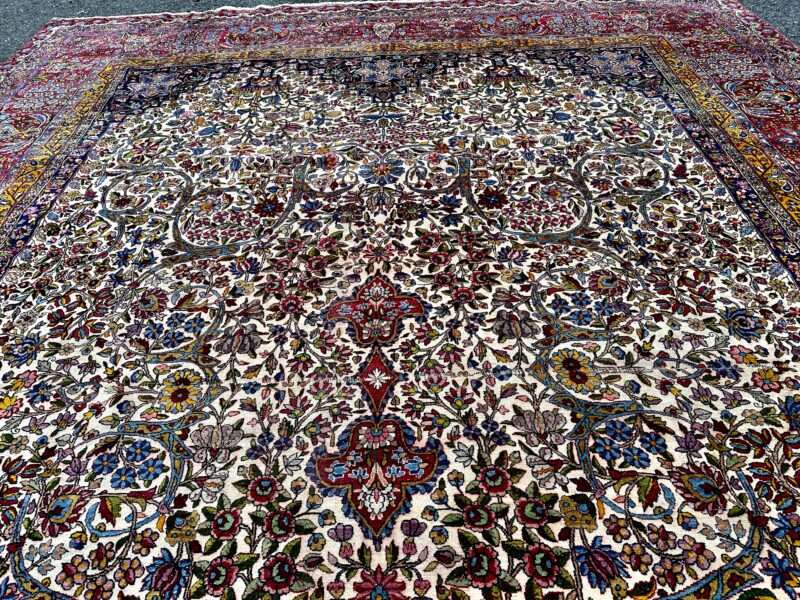 SUPERB Vintage Karastan Rug in Persian Kerman Design - 9 x 12 - Image 16