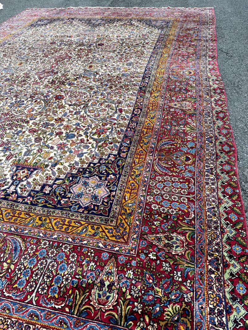 SUPERB Vintage Karastan Rug in Persian Kerman Design - 9 x 12 - Image 11