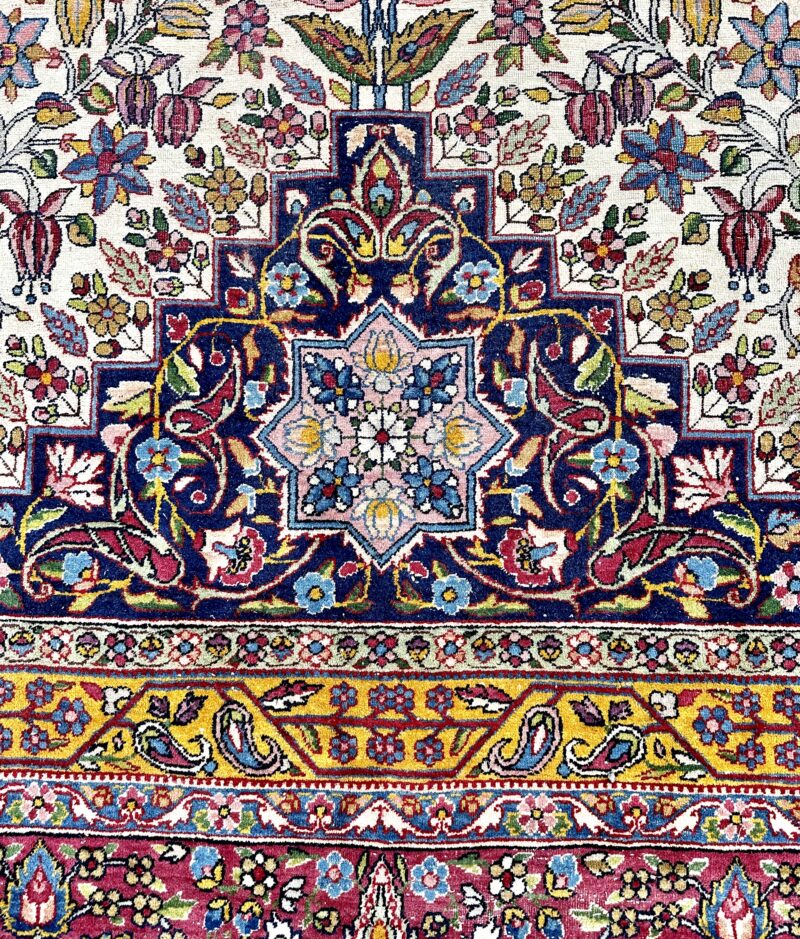 SUPERB Vintage Karastan Rug in Persian Kerman Design - 9 x 12 - Image 9