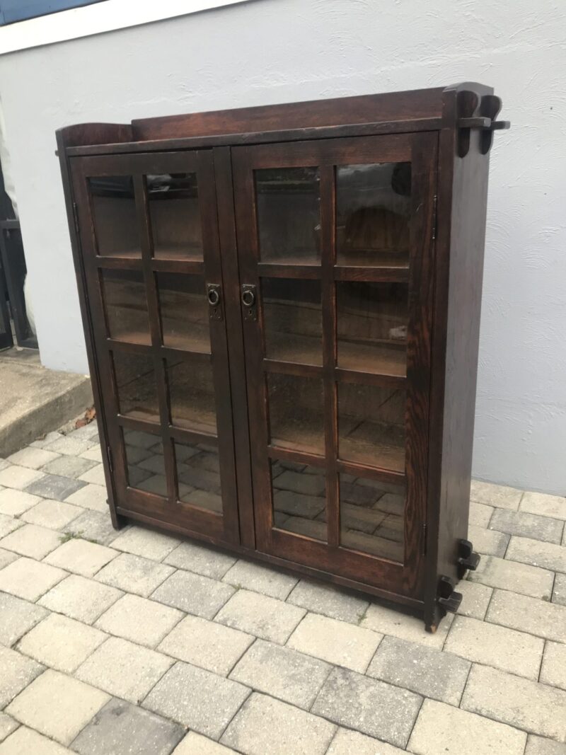 W3890 Gustav Stickley 2 door bookcase