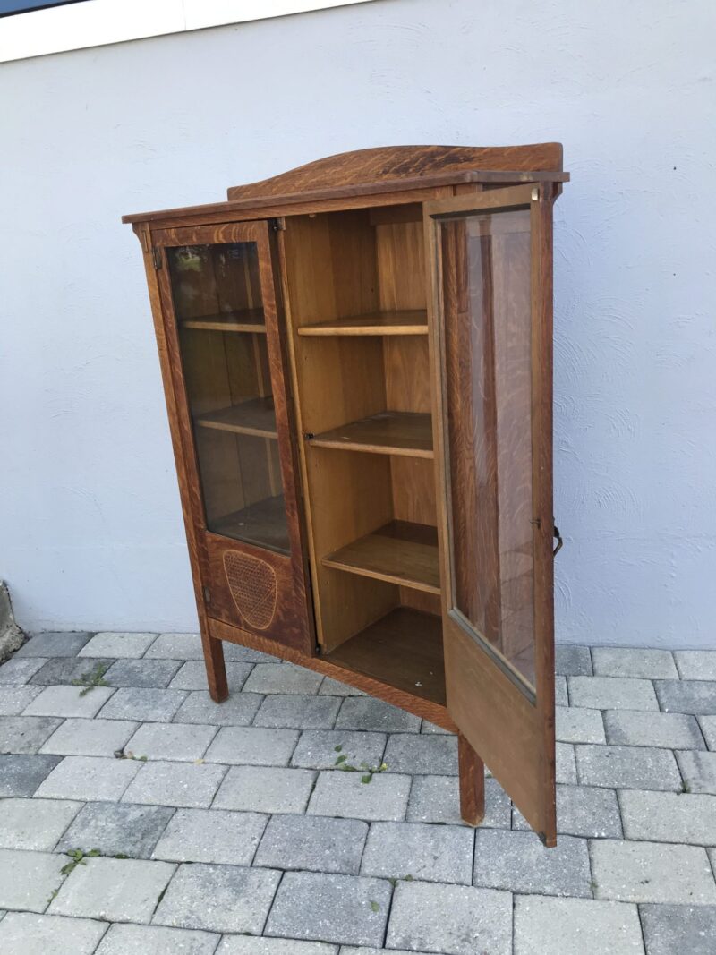 Limbert Bookcase  W7087 - Image 12
