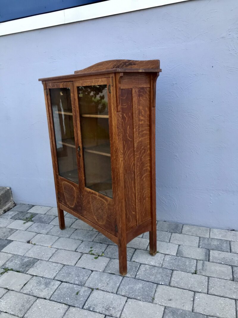 Limbert Bookcase  W7087 - Image 11