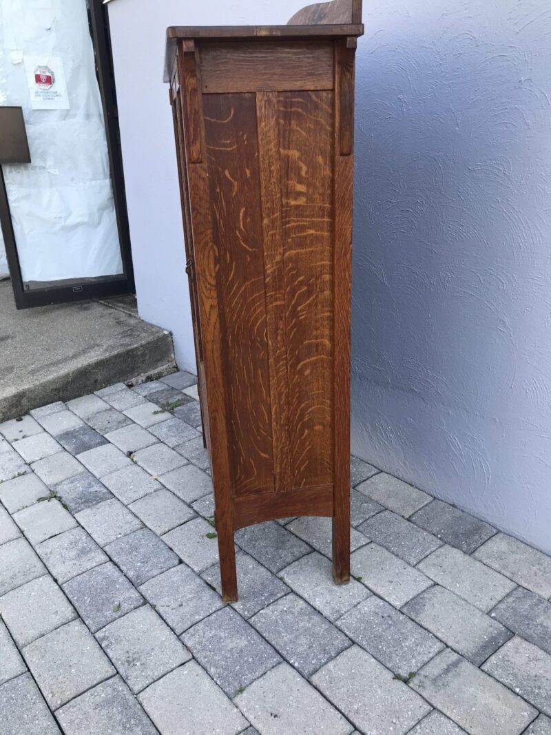 Limbert Bookcase  W7087 - Image 6