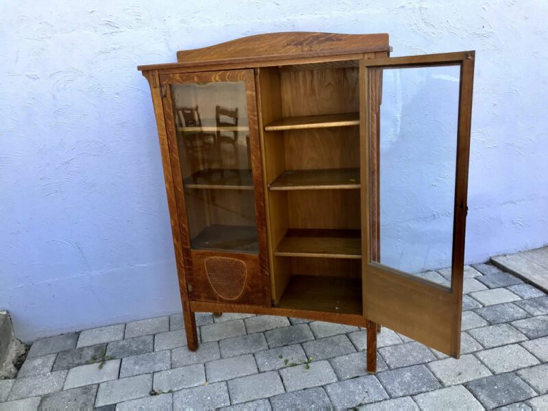 Limbert Bookcase  W7087 - Image 3