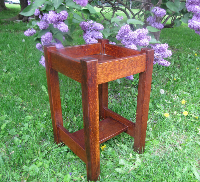 Antique Arts & Crafts L&jG Stickley Plant Stand. W4269