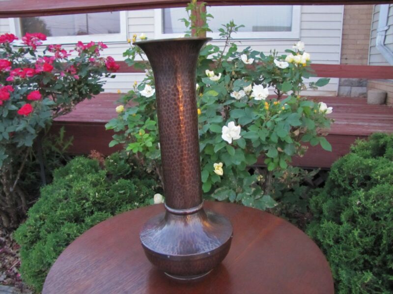 Antique Roycroft "American Beauty" Tall Hammered Copper Vase w5309 - Image 12