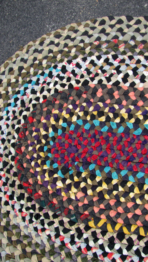 Large Folk Art Braided Rug. RR9611 joenevo
