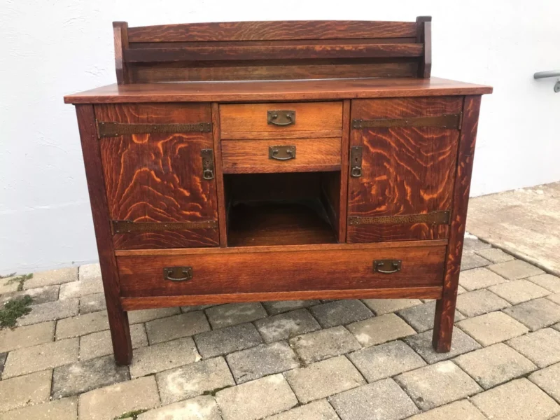 ANTIQUE  GOOD CONDITION PERIOD L&JG STICKLEY SIDEBOARD SUPER HARDWARE
