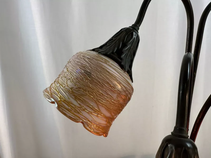 ANTIQUE TABLE LAMP with LILY form Shades Quenzel Style W7584 - Image 5