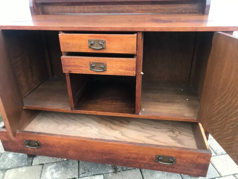 ANTIQUE  GOOD CONDITION PERIOD L&JG STICKLEY SIDEBOARD SUPER HARDWARE - Image 6