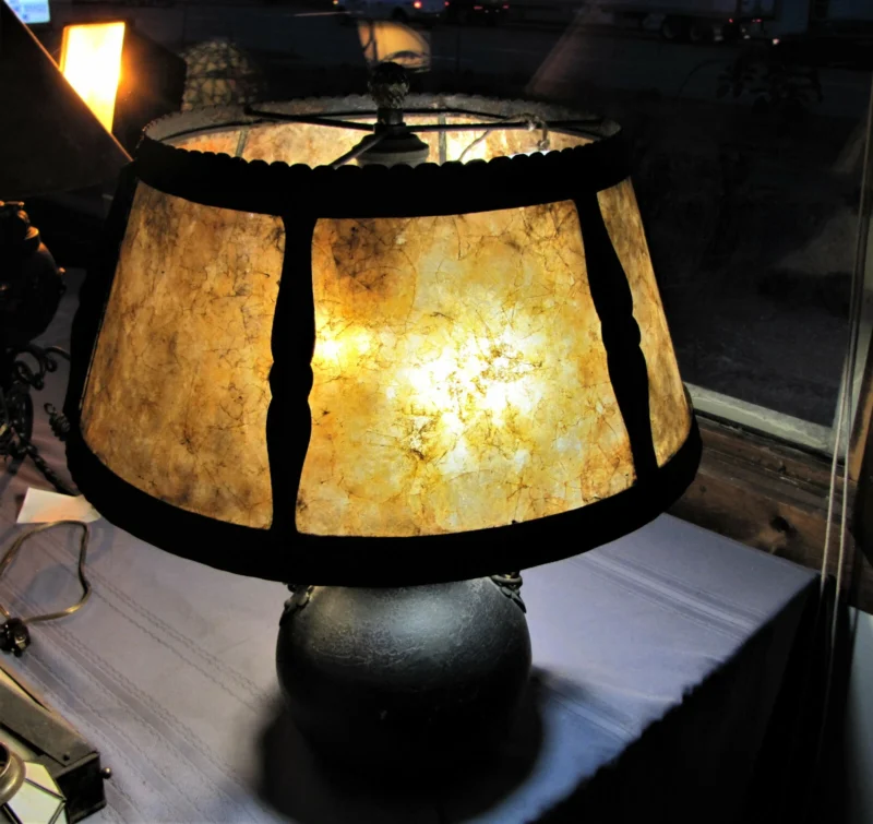 Period Arts and Crafts Table Lamp with PERIOD Mica , Stickley era w529 - Image 6