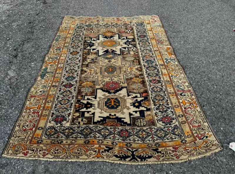ANTIQUE Caucasian oriental rug c. 1900  4'1"x5'9" - RR4019 - Image 6
