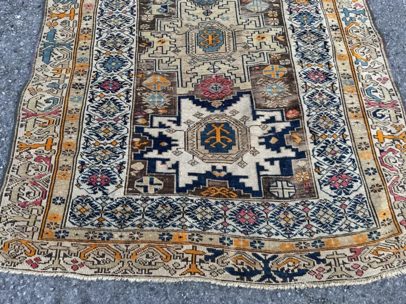 ANTIQUE Caucasian oriental rug c. 1900  4'1"x5'9" - RR4019 - Image 10