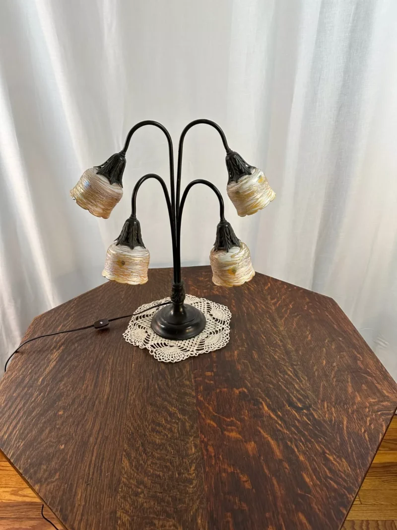 ANTIQUE TABLE LAMP with LILY form Shades Quenzel Style W7584