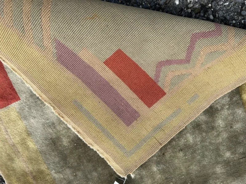 DECO design made wool pile rug in very good condition. REDUCED PRICE -  rr4722 - Image 4