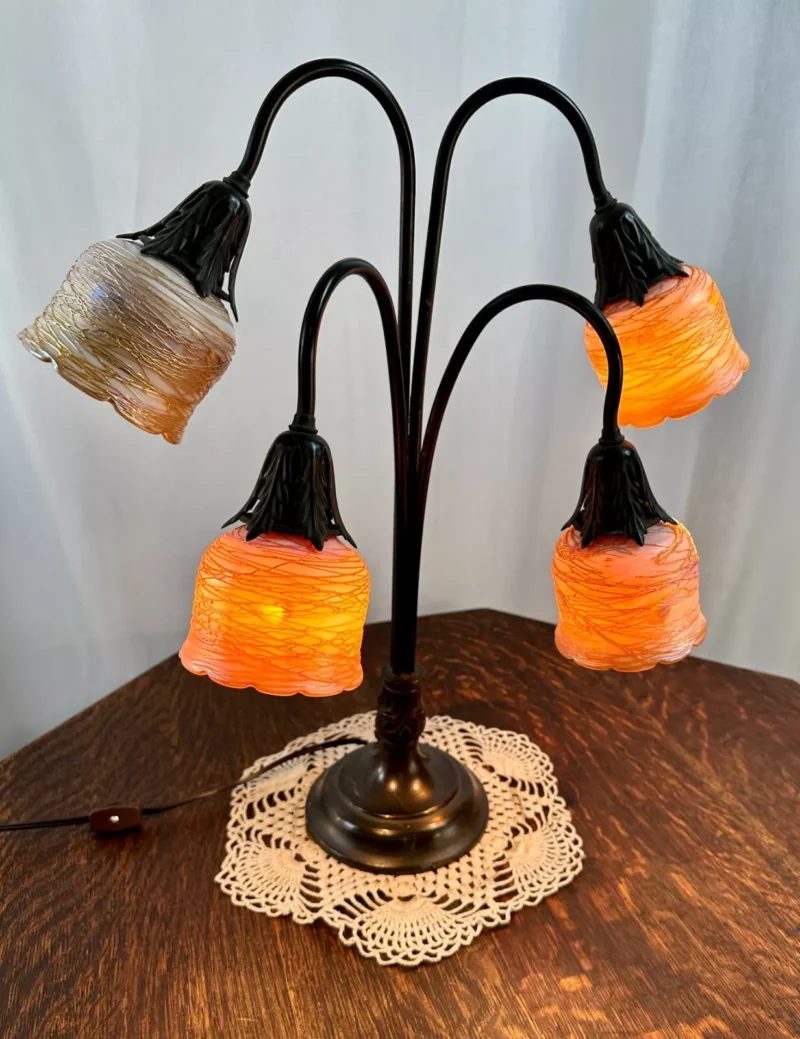ANTIQUE TABLE LAMP with LILY form Shades Quenzel Style W7584 - Image 3