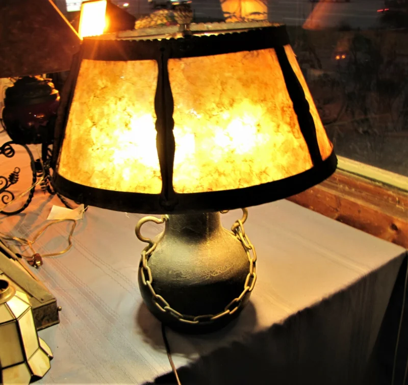 Period Arts and Crafts Table Lamp with PERIOD Mica , Stickley era w529 - Image 3