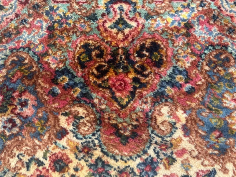 Vintage Karastan Rug - size 6'3" by 9' RR5299 - Image 12