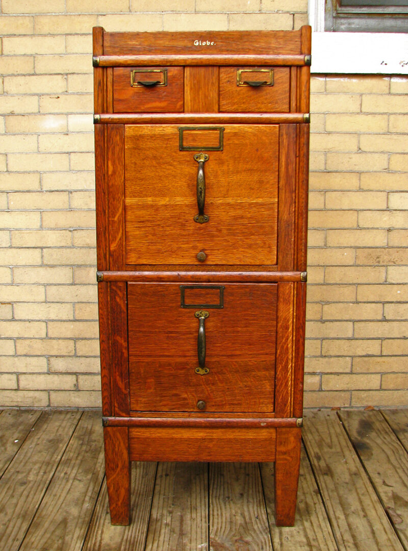Globe Filing Cabinet W1386 - Image 2