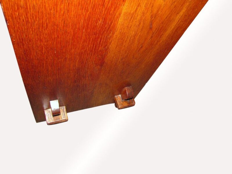 RARE Gustav Stickley Small Bookcase. W1825 - Image 10