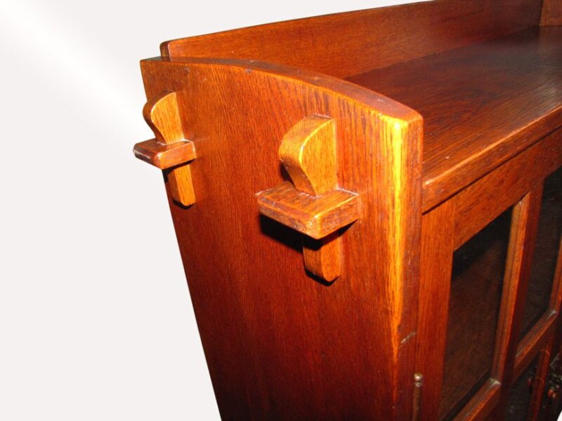 RARE Gustav Stickley Small Bookcase. W1825 - Image 14