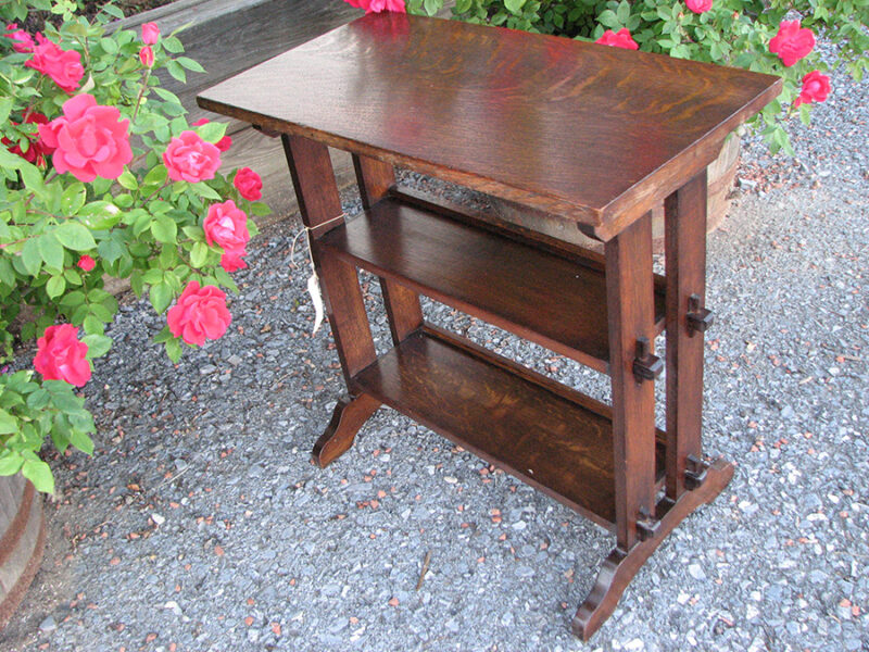 Antique  Roycroft  Little  Journey  Book Stand  /  End Table  W1973 - Image 5