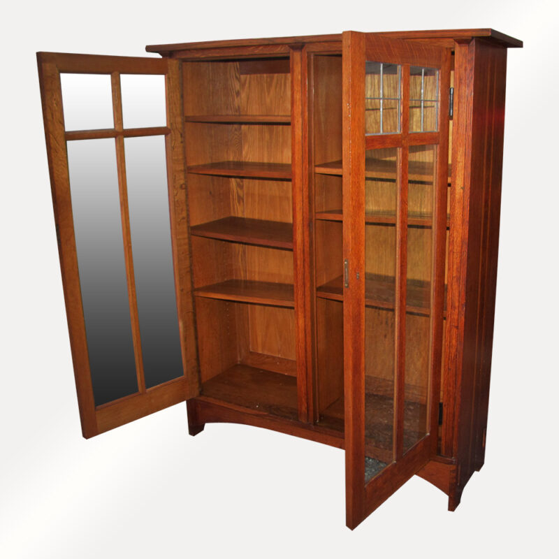 A Good Gustav Stickley two Door Bookcase with Leaded Glass w2014 - Image 3