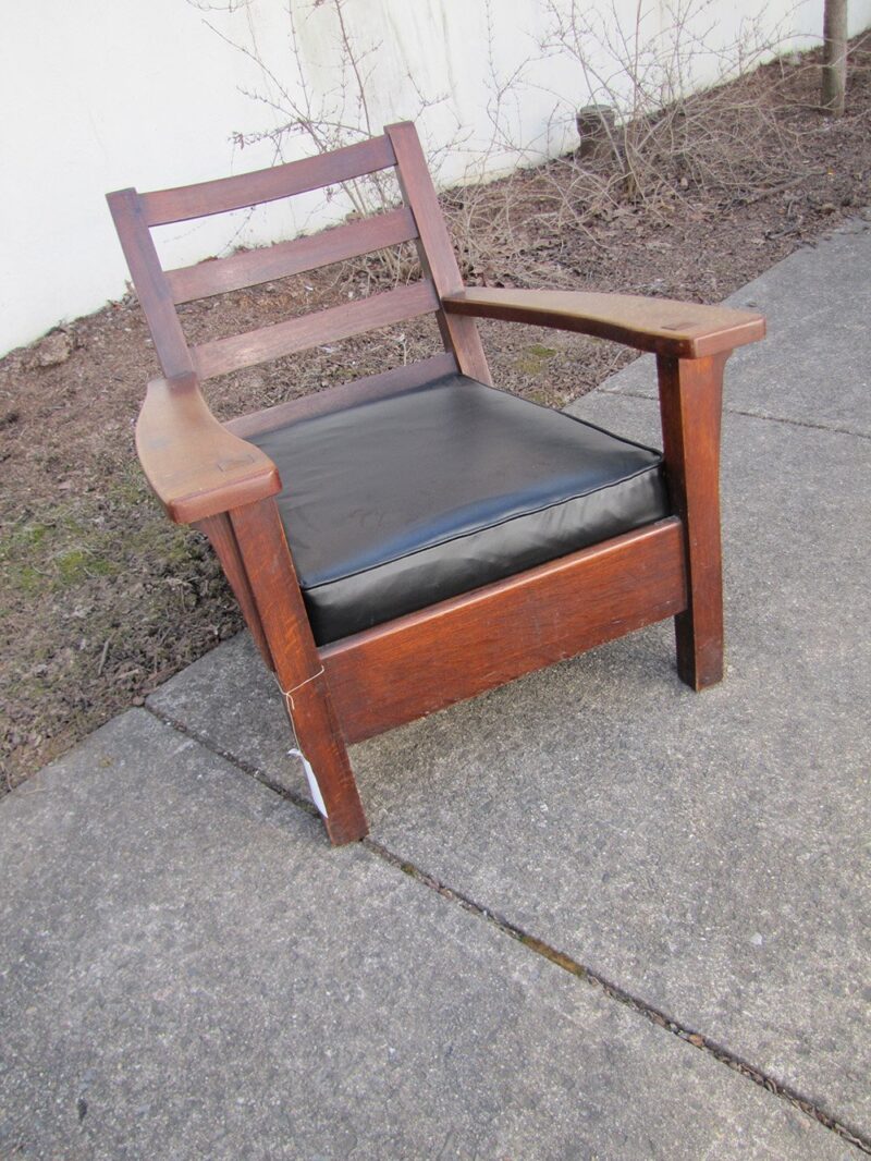 Limbert Pair of Chairs 2588 - Image 6