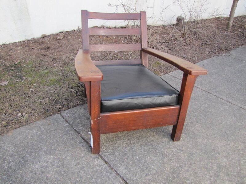 Limbert Pair of Chairs 2588 - Image 7